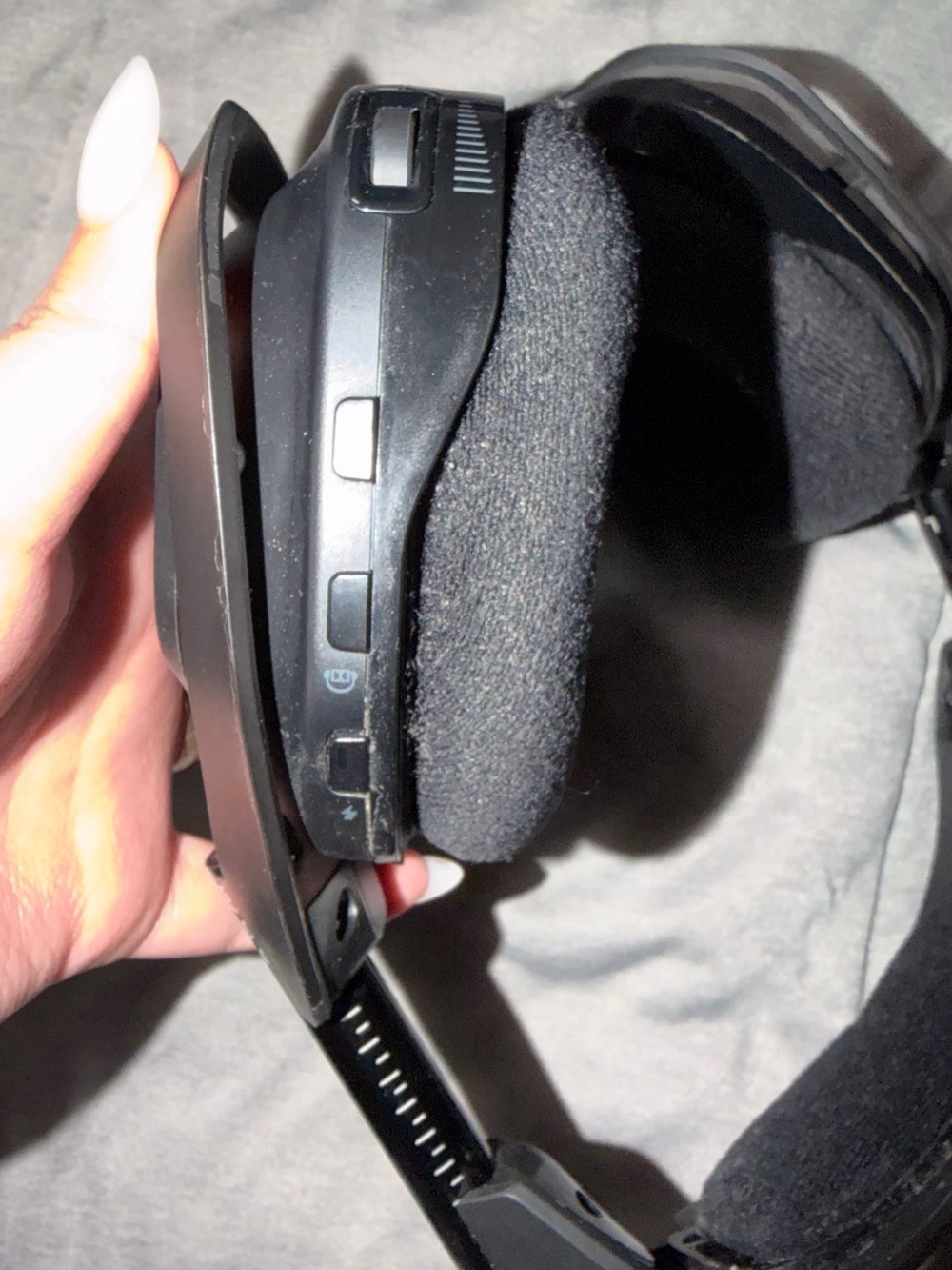 Astro A50 Wireless Gaming Headset with Base Station — Black - Picture 7 of 11